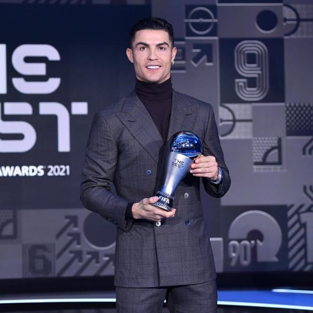 欧亿体育-鲁本·迪亚斯成C罗后首位入选FIFA最佳阵容葡国人